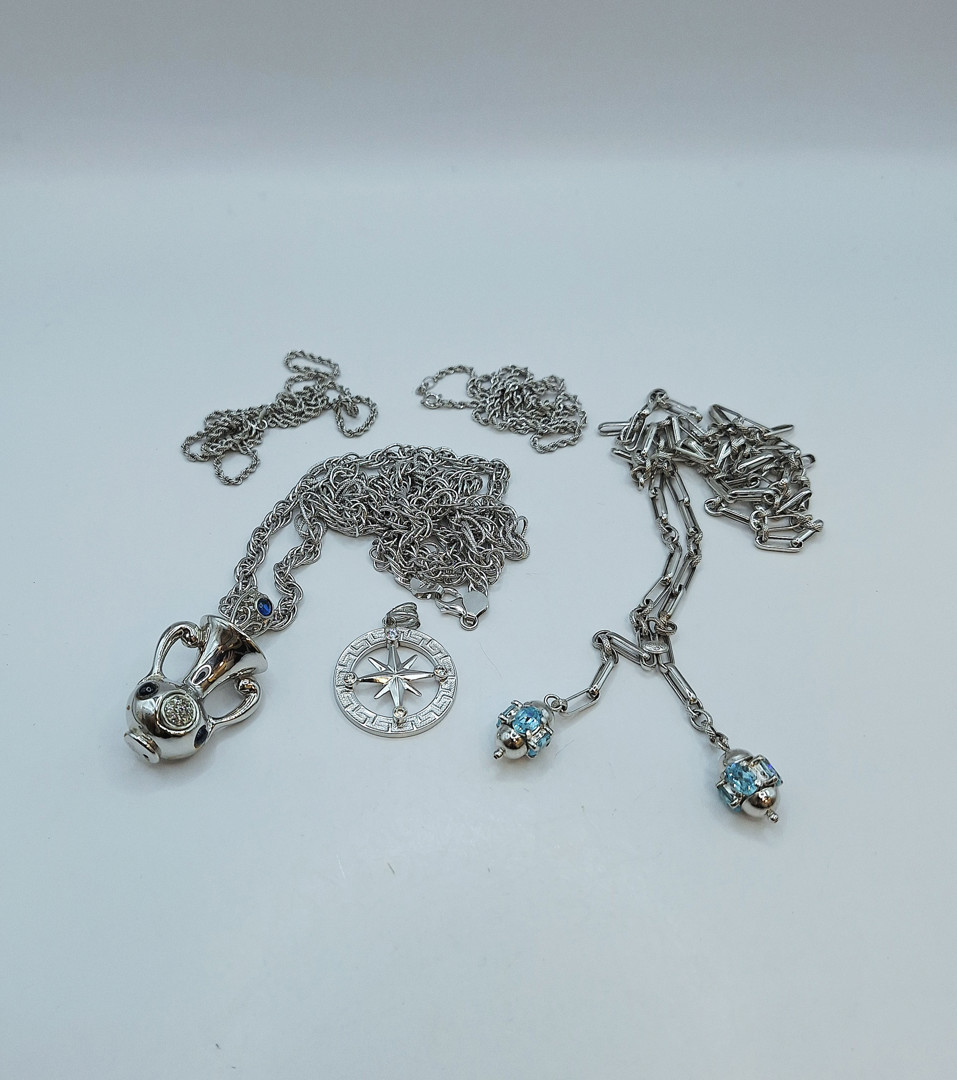 Vari oggetti oro pietre