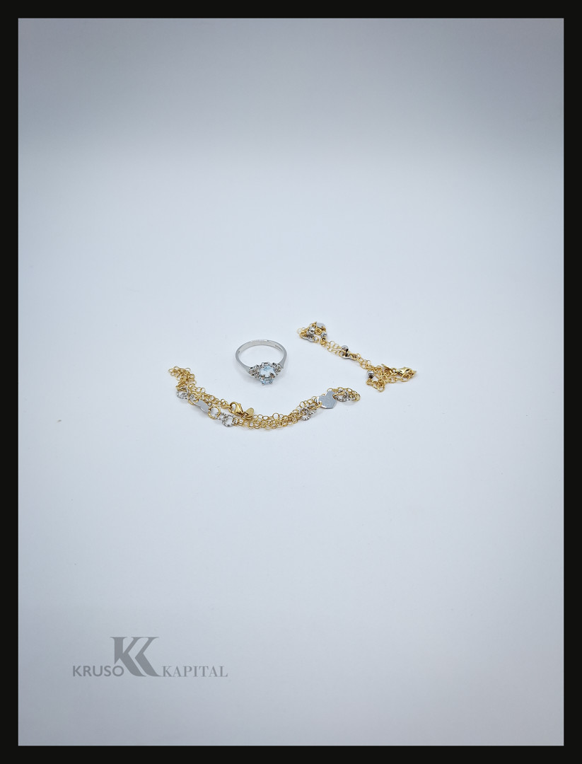 Due bracciali e anello oro pietra diamantini