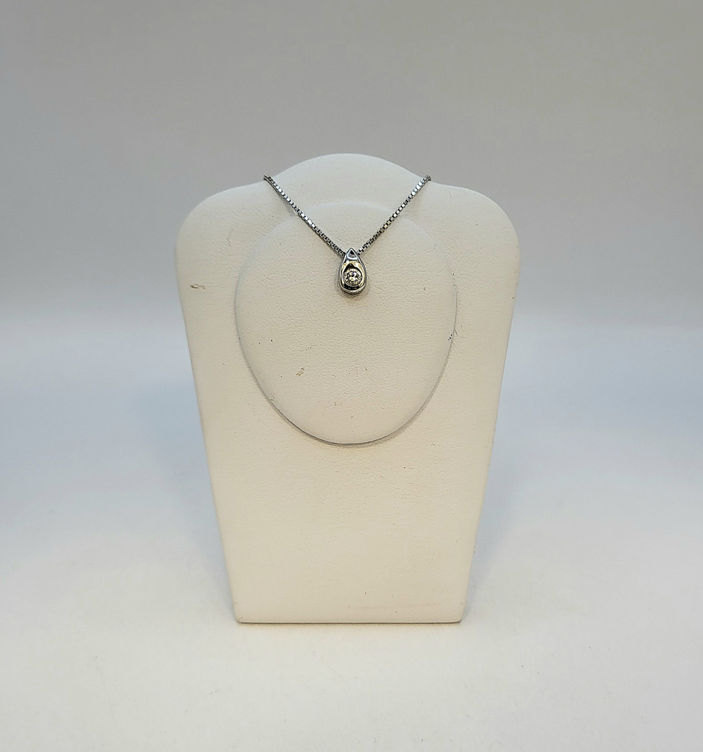 Collana con ciondolo oro diamante