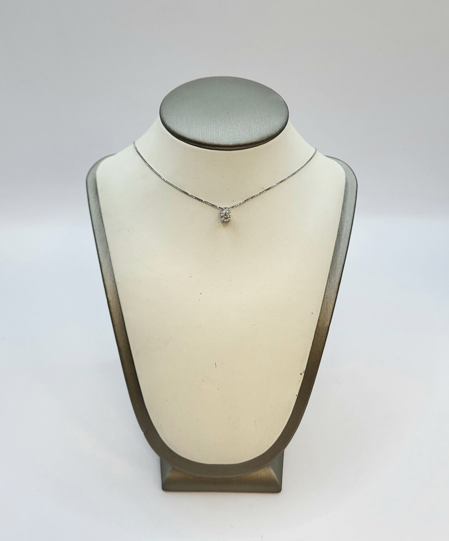 Catenina e ciondolo a firma Alfieri e St. John oro diamante