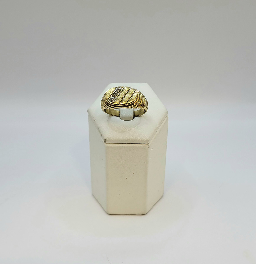 Anello oro pietre