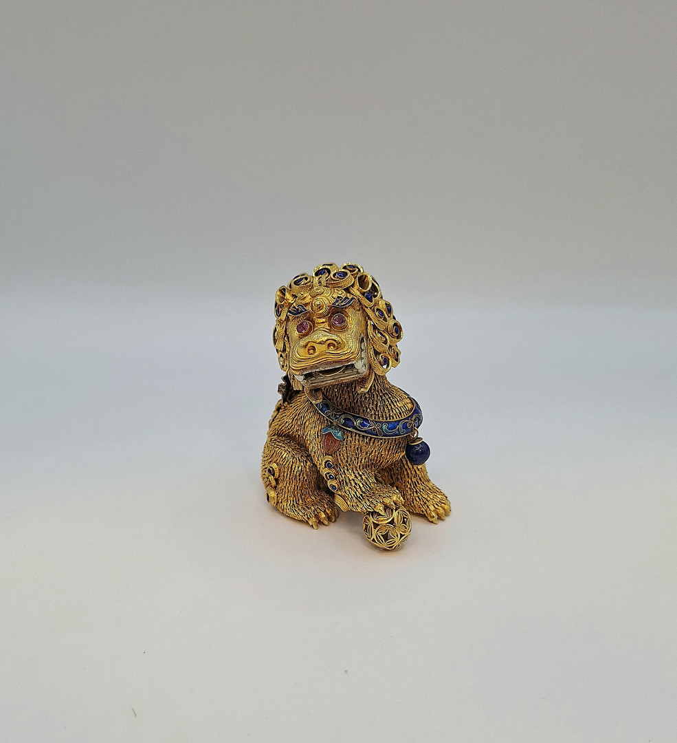 Statua in oro pietre 