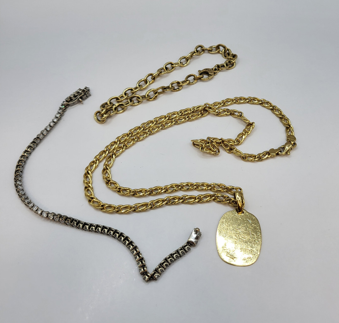 Vari oggetti oro pietre 