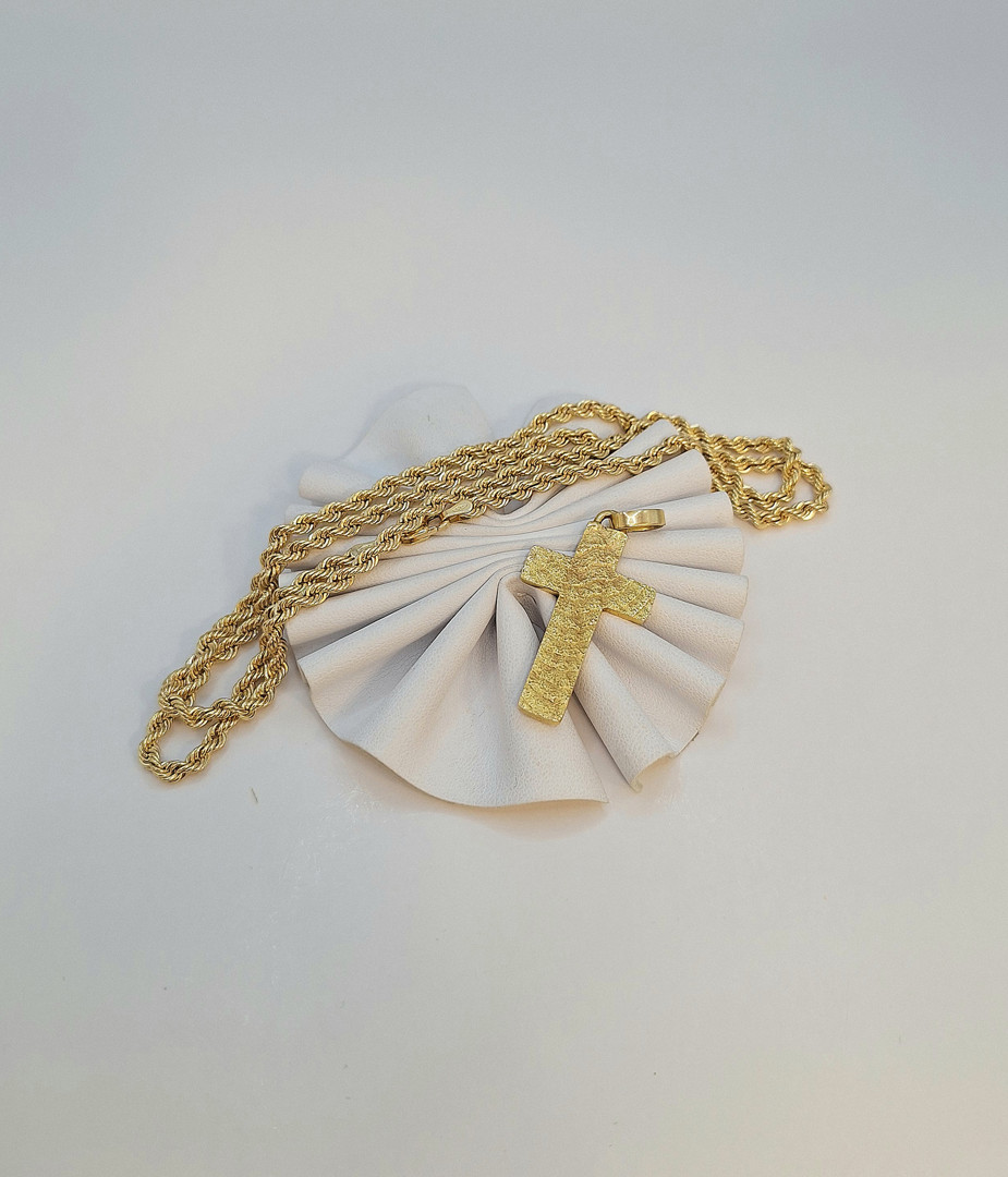 Ciondolo e collana oro 