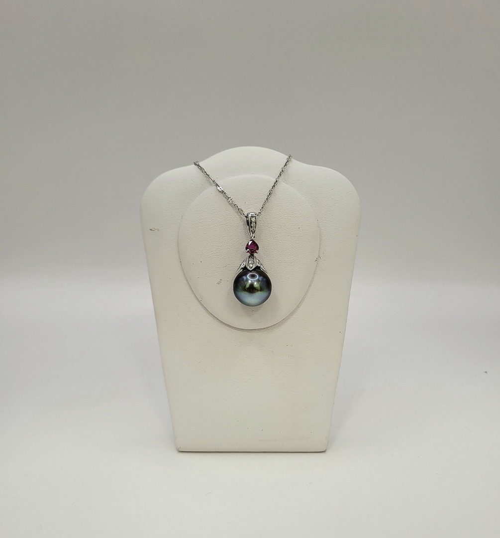 Catenina e ciondolo oro diamanti pietra perla