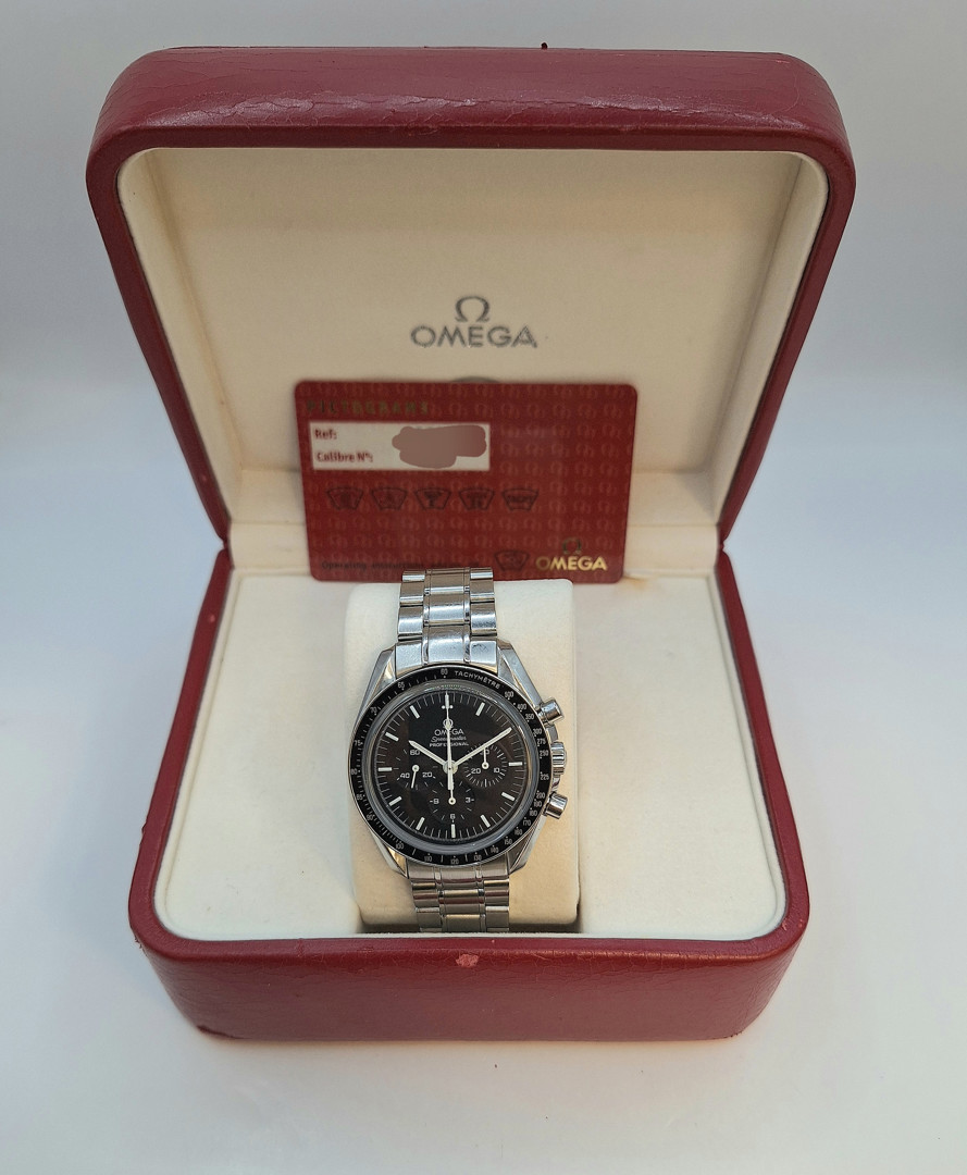 Cronografo con bracciale acciaio Omega Speedmaster Moonwatch con scatola e garanzia a corredo