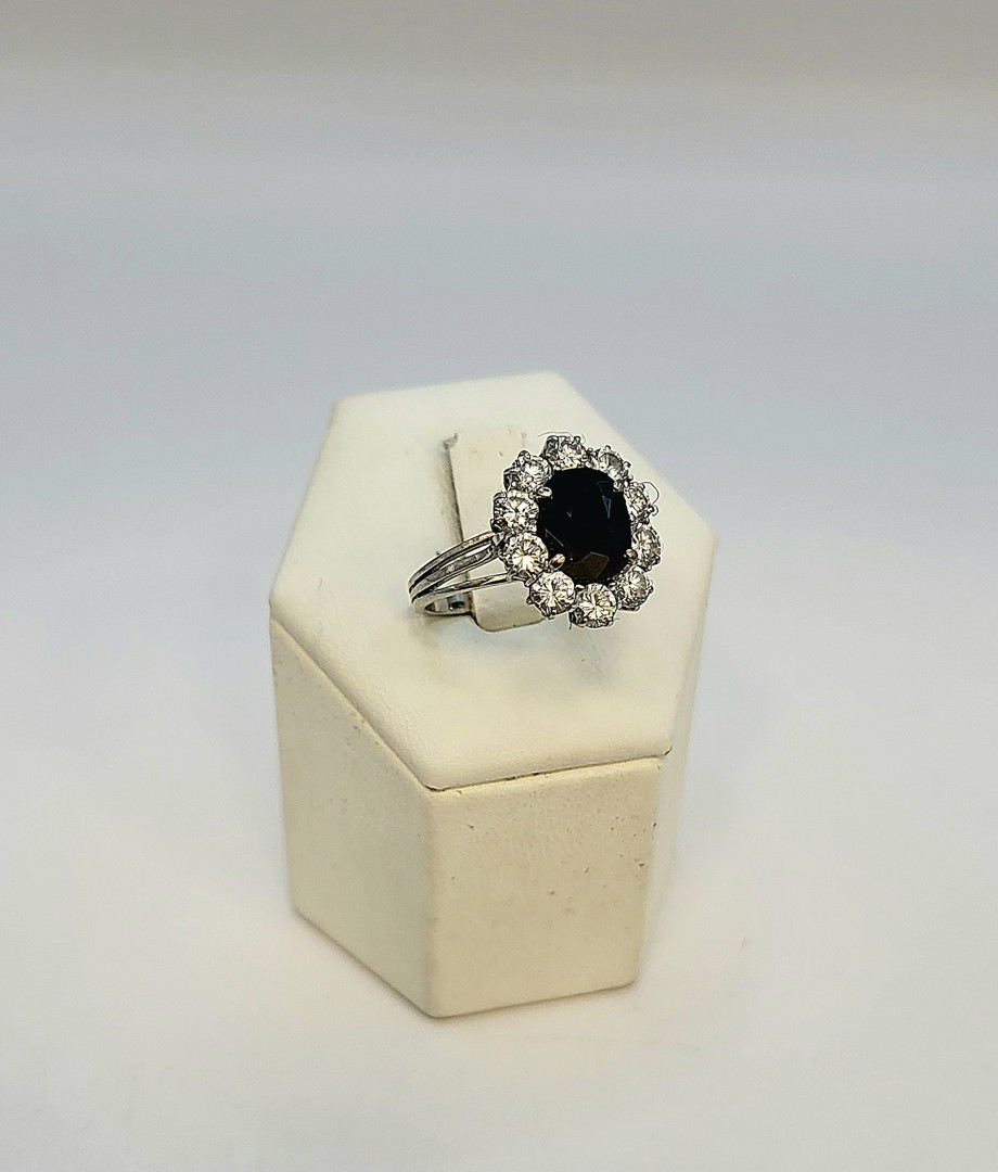 Anello oro pietra diamanti