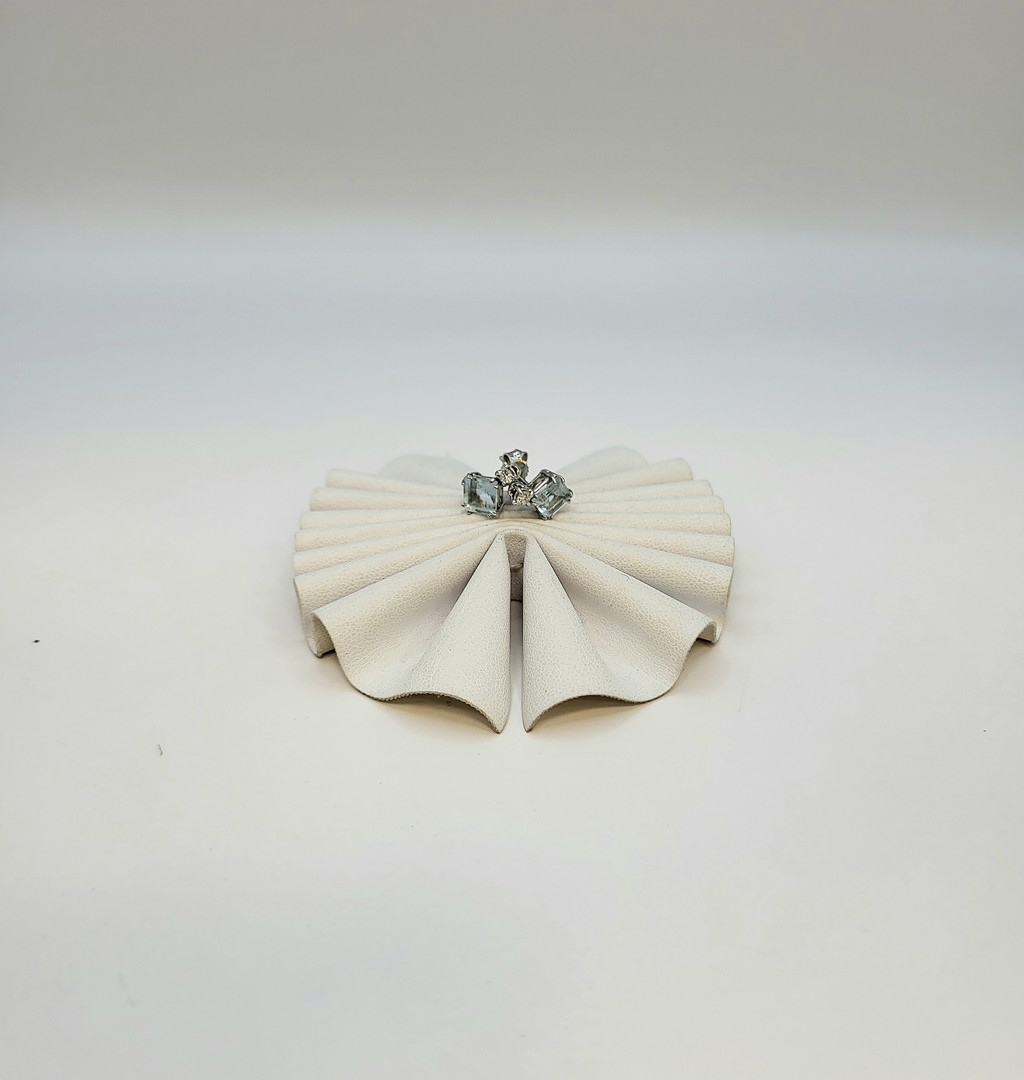 Paio orecchini oro pietre diamantini