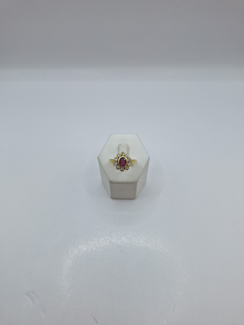 Anello oro pietra diamanti