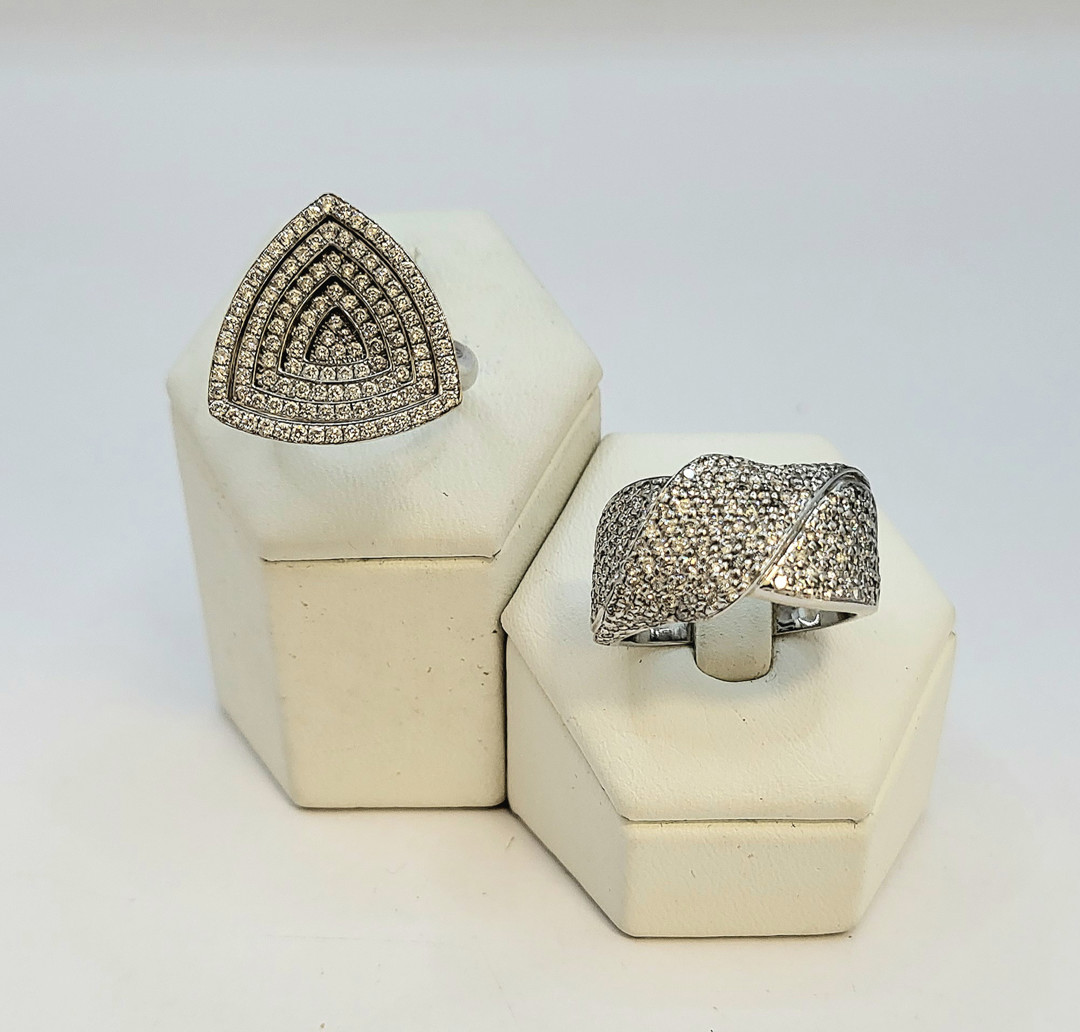 Due anelli oro diamantini