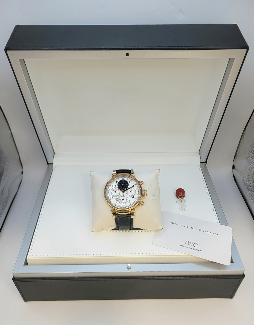 Cronografo e fibbia deployante oro IWC Da Vinci Perpetual Calendar scatola e garanzia a corredo