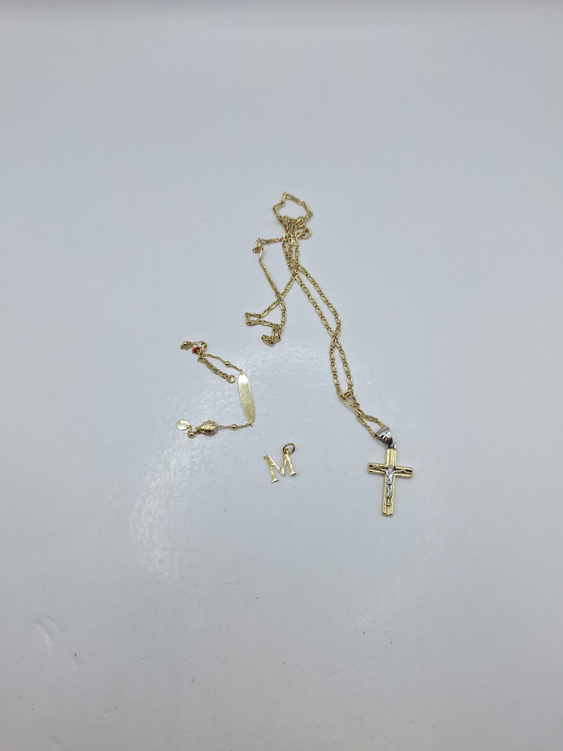 Vari oggetti oro smalti