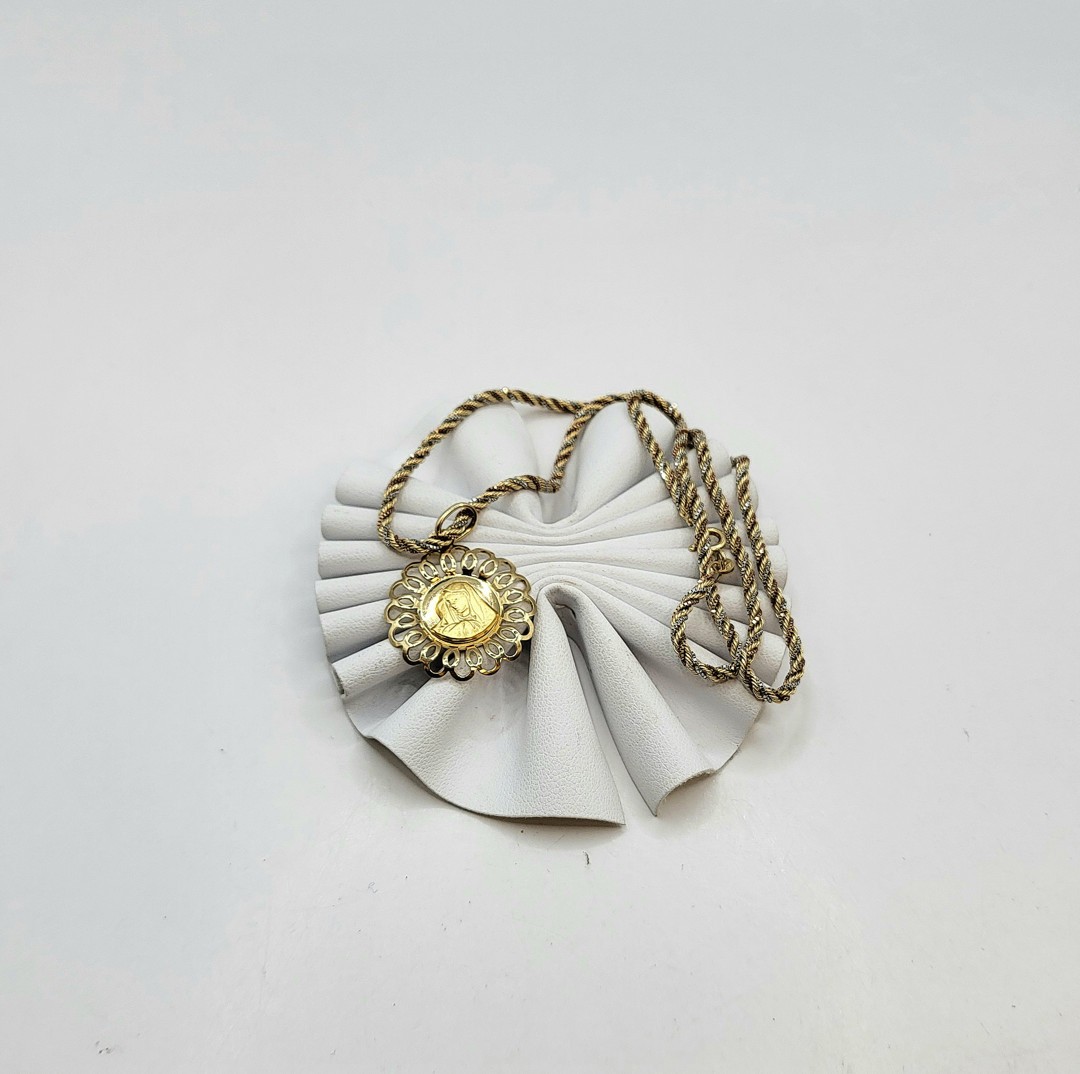 Collana e ciondolo oro 