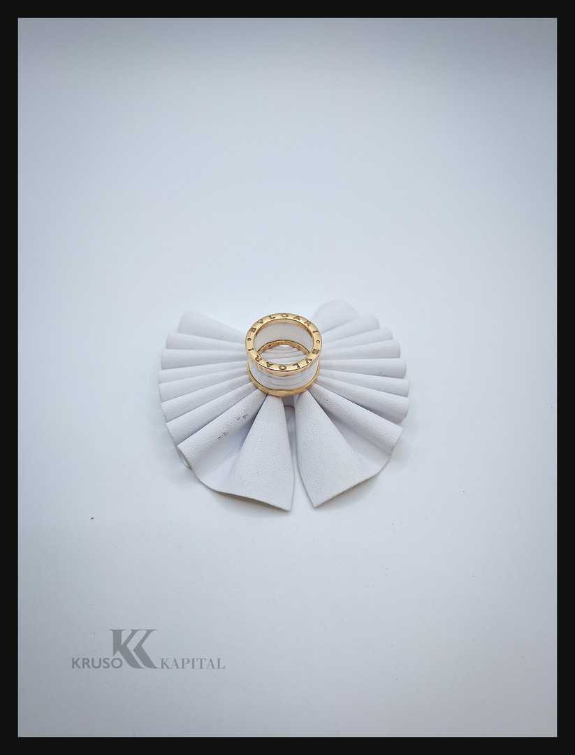 Anello oro pietra a firma Bulgari