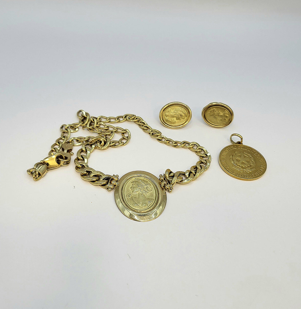 Paio orecchini collana ciondolo oro