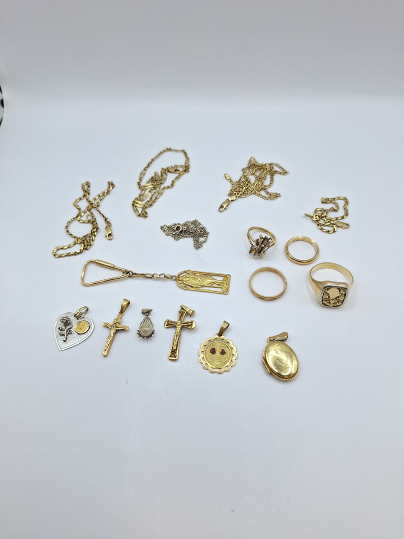 Vari oggetti oro pietre 