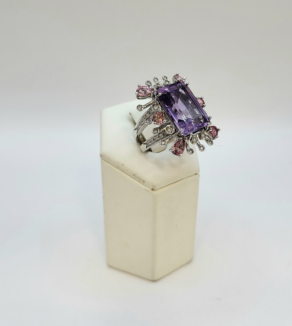 Anello oro diamanti pietre