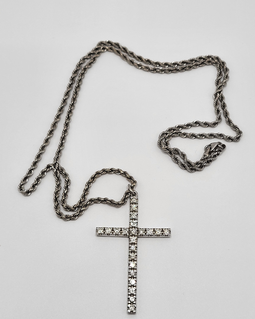 Catena e croce oro diamanti