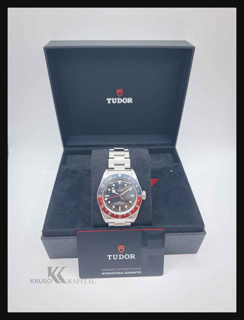 Orologio con bracciale acciaio Tudor Black Bay scatola e garanzia a corredo
