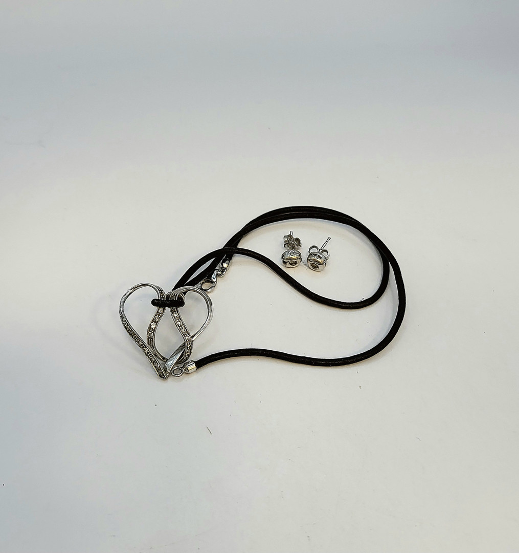 Vari oggetti oro diamantini seta 