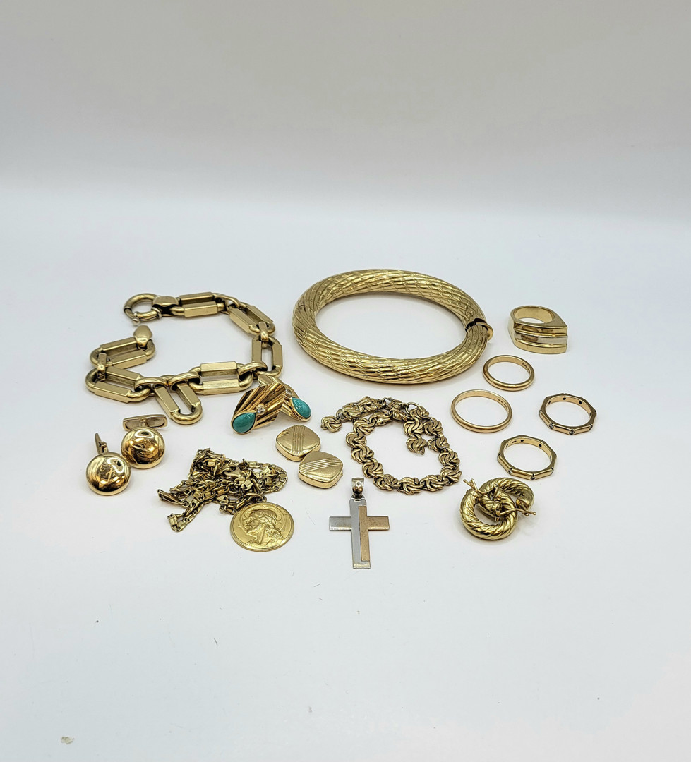 Vari oggetti oro diamantini pietre 