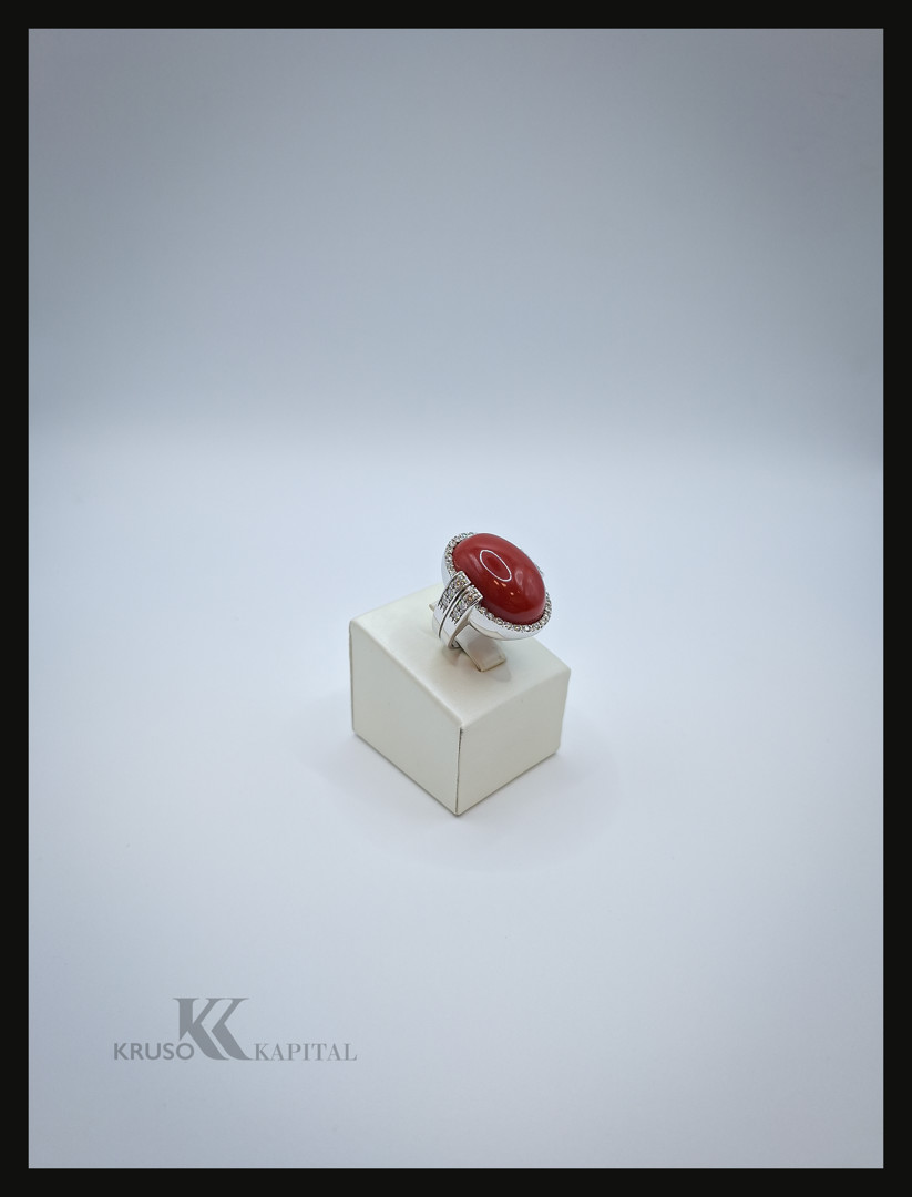 Anello oro diamanti corallo
