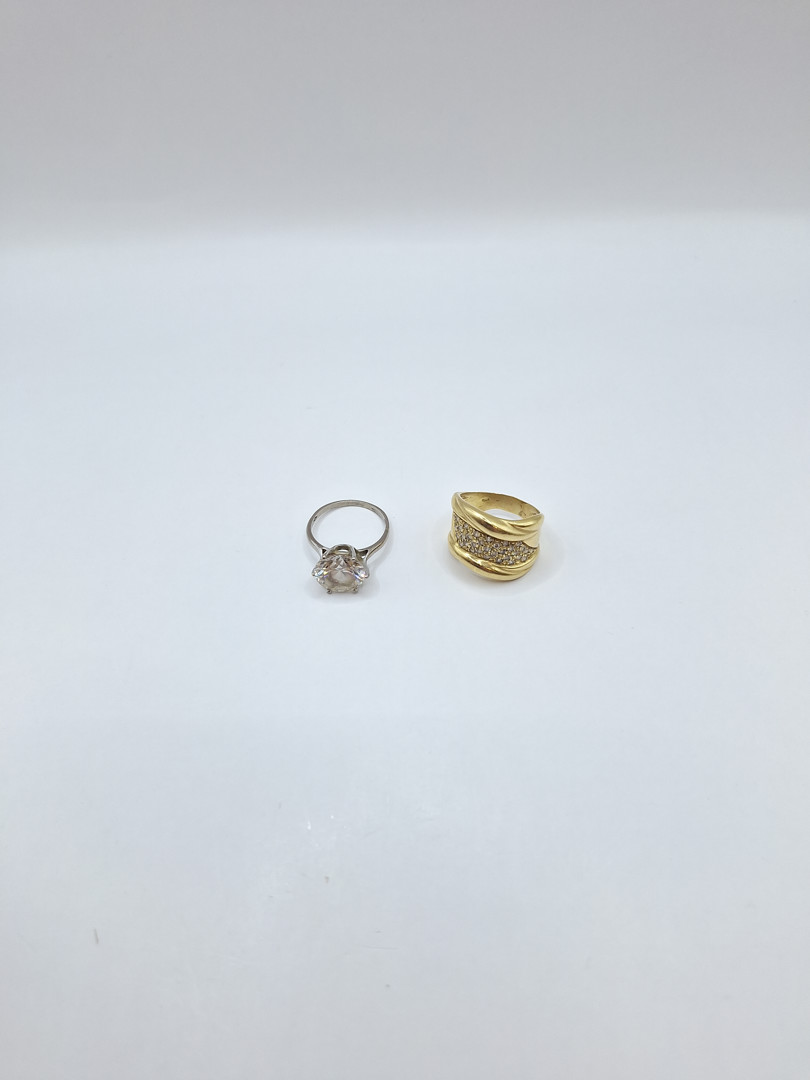 Due anelli oro pietre