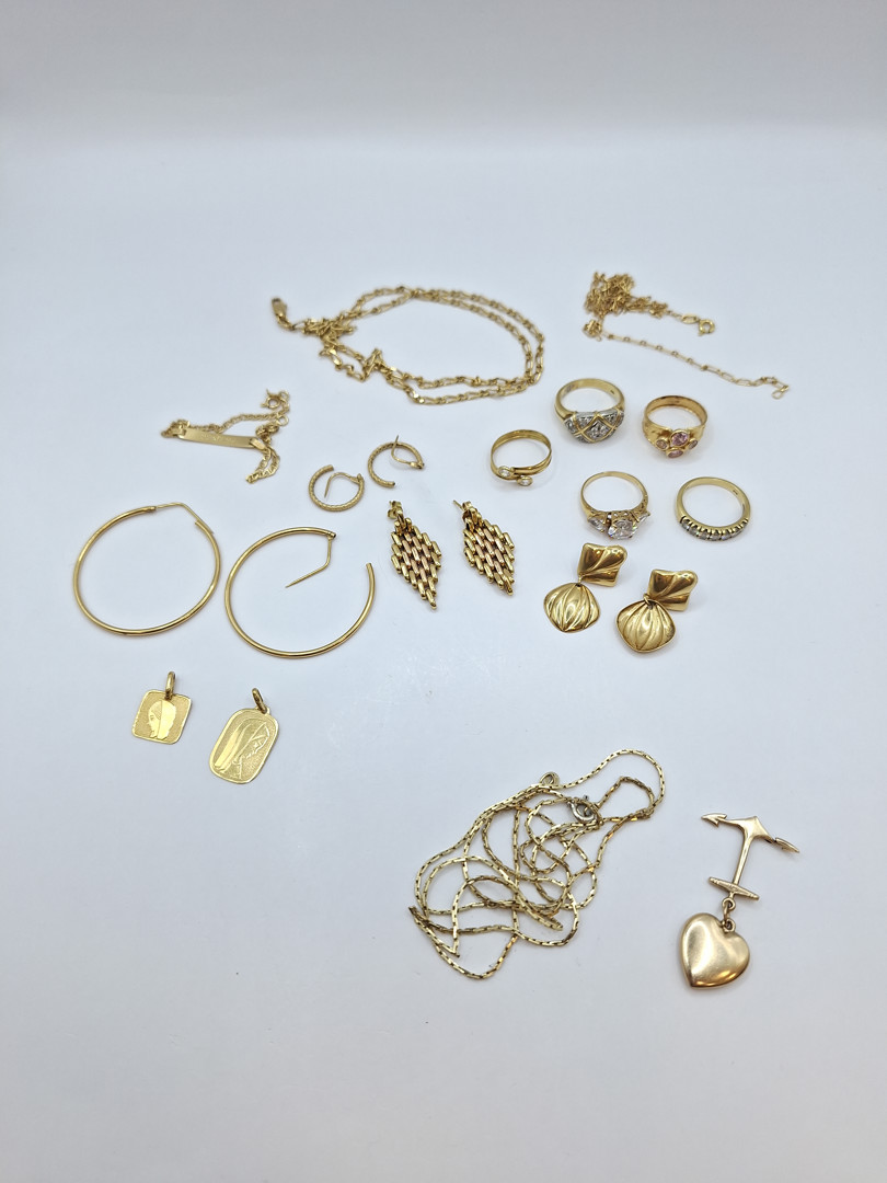 Vari oggetti oro pietre argento