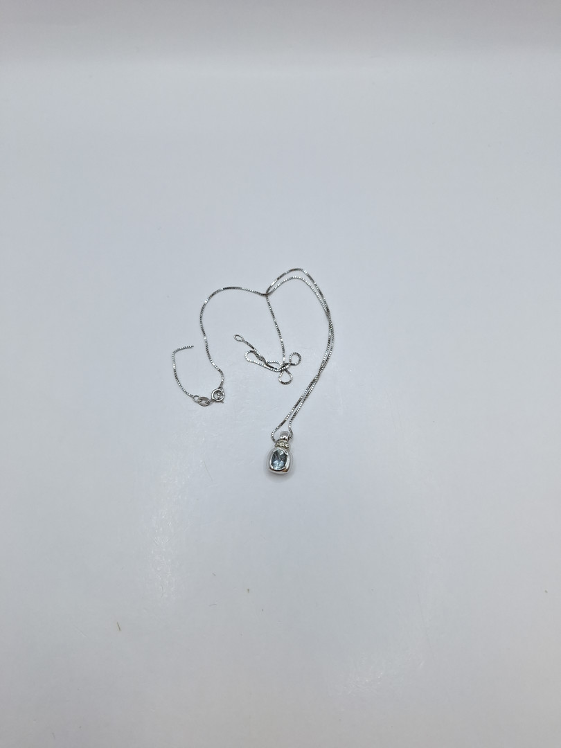 Collana e ciondolo oro pietra diamantini 