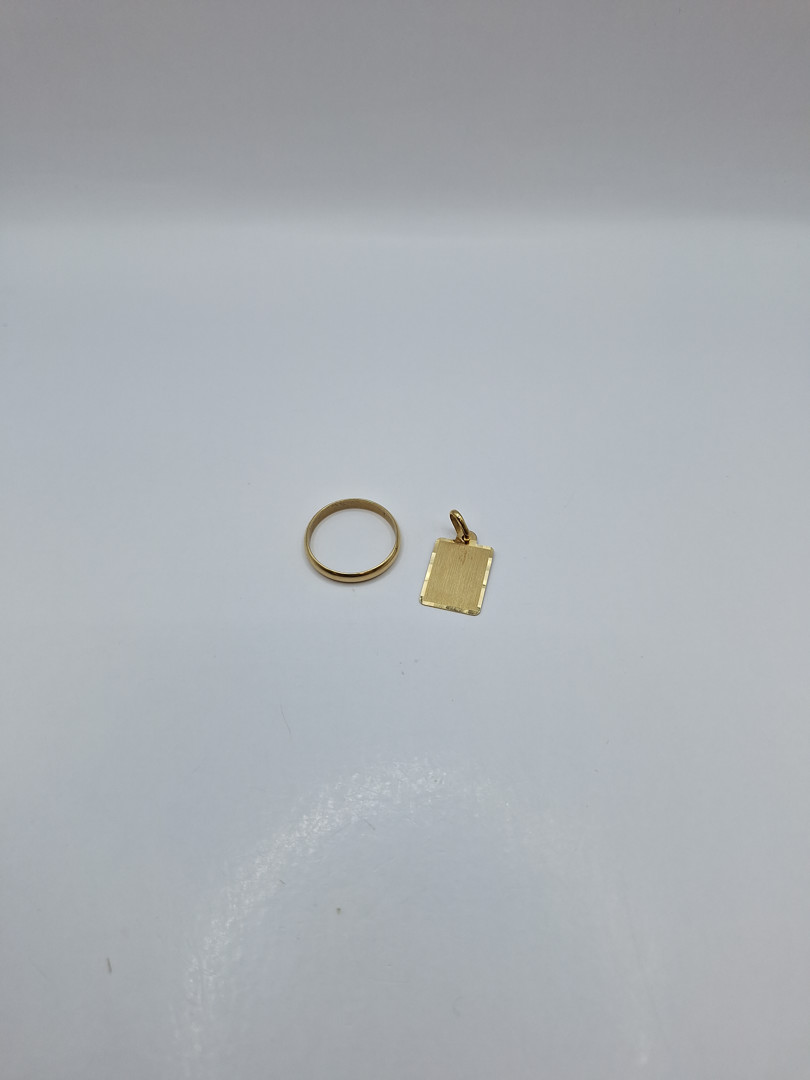 Anello e ciondolo oro