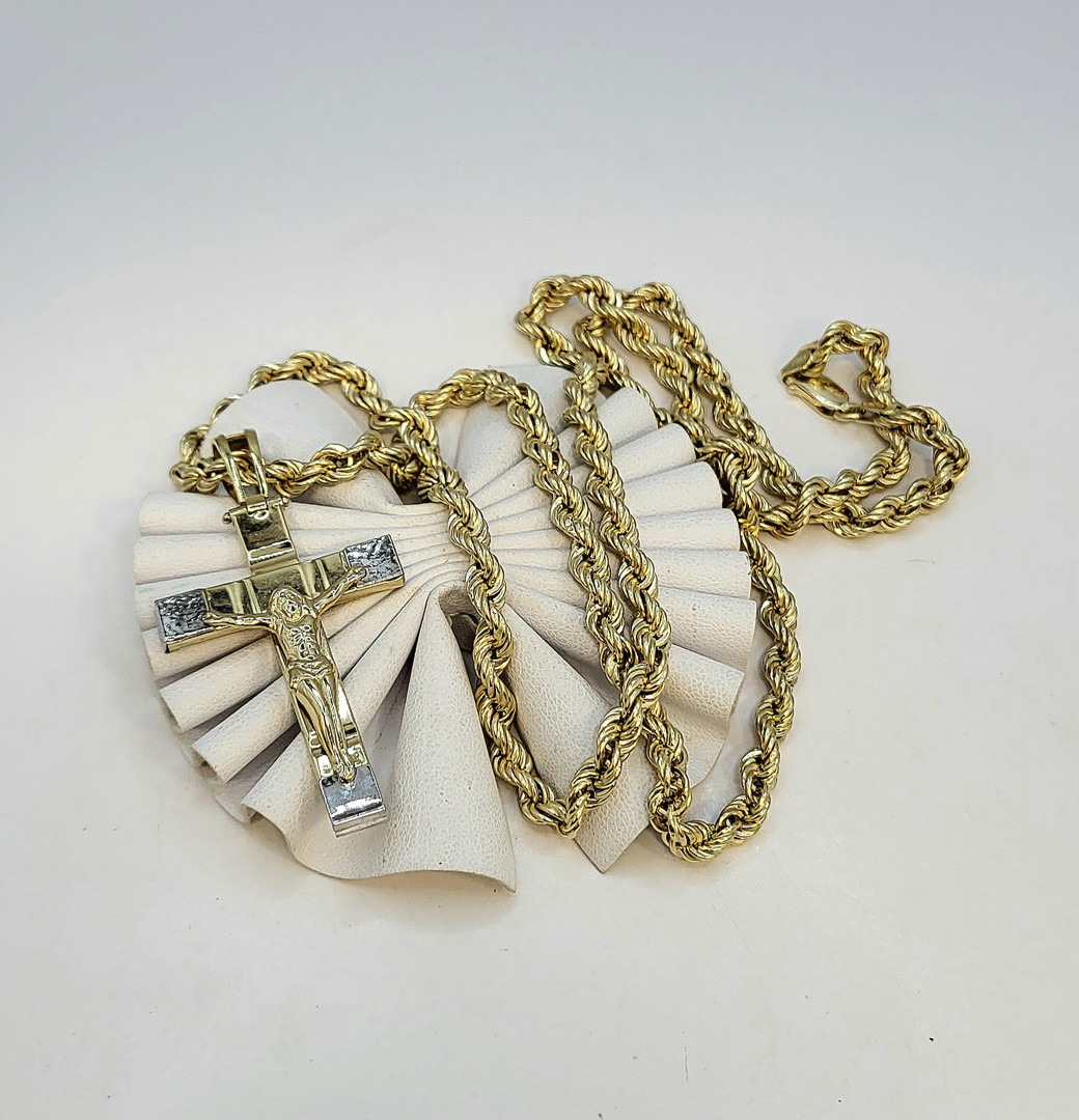 Collana e croce oro
