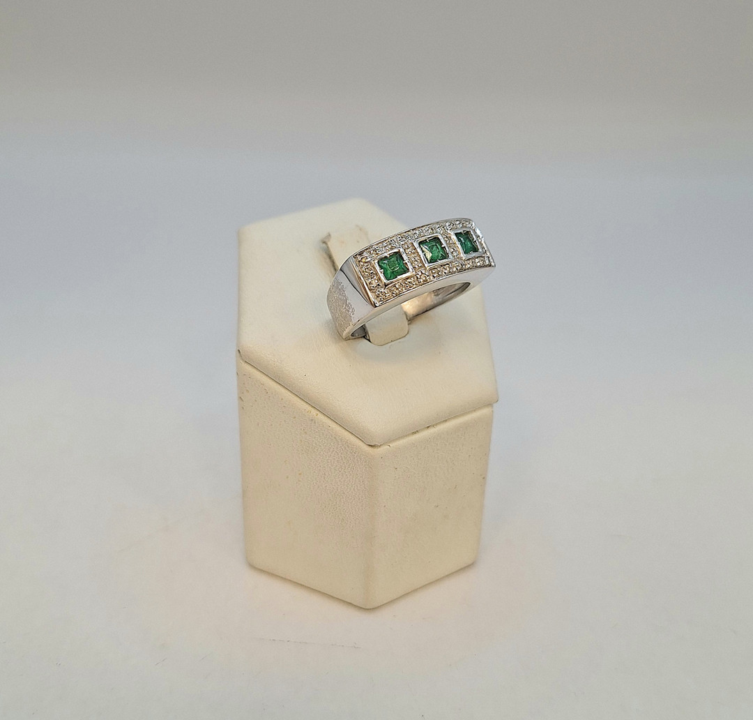 Anello oro pietre diamantini