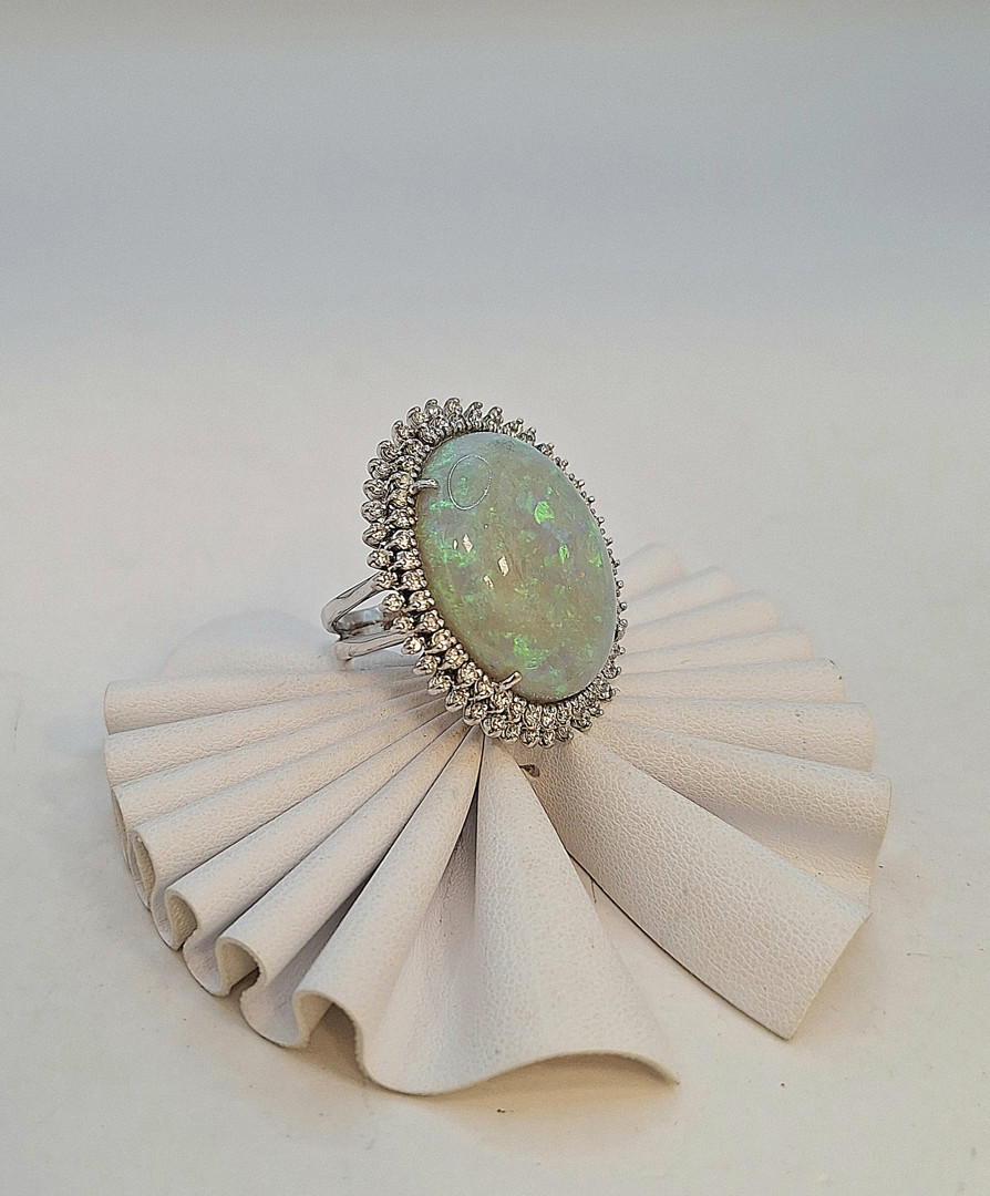 Anello oro pietra diamantini