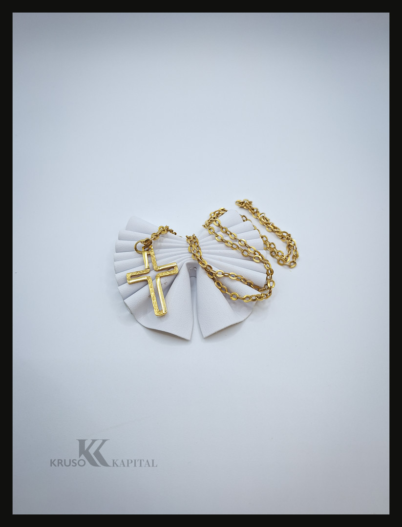 Collana e croce oro