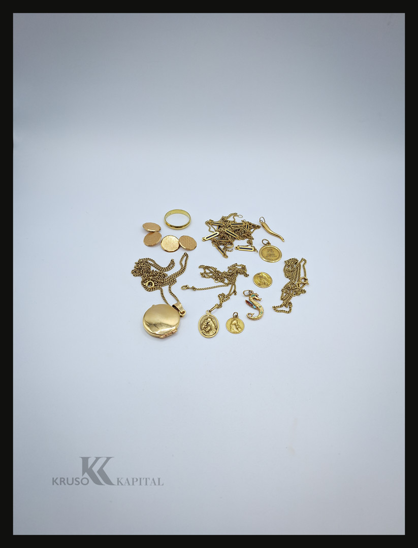 Vari oggetti in oro 