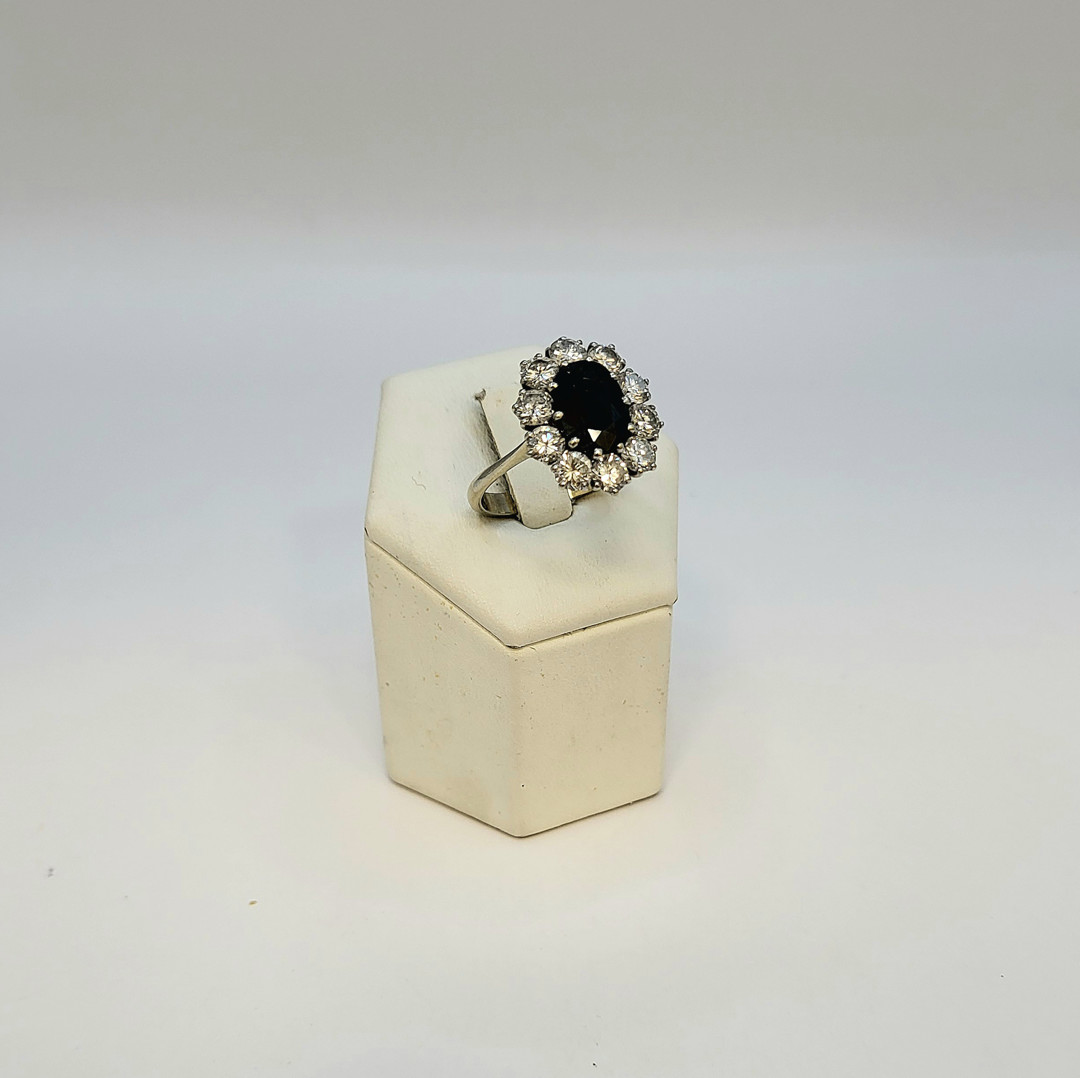 Anello oro pietra diamanti