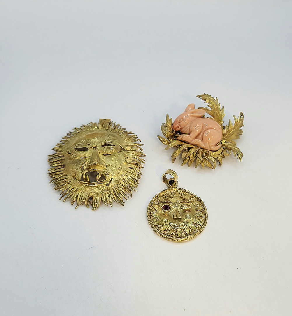 Due spille e ciondolo oro pietra