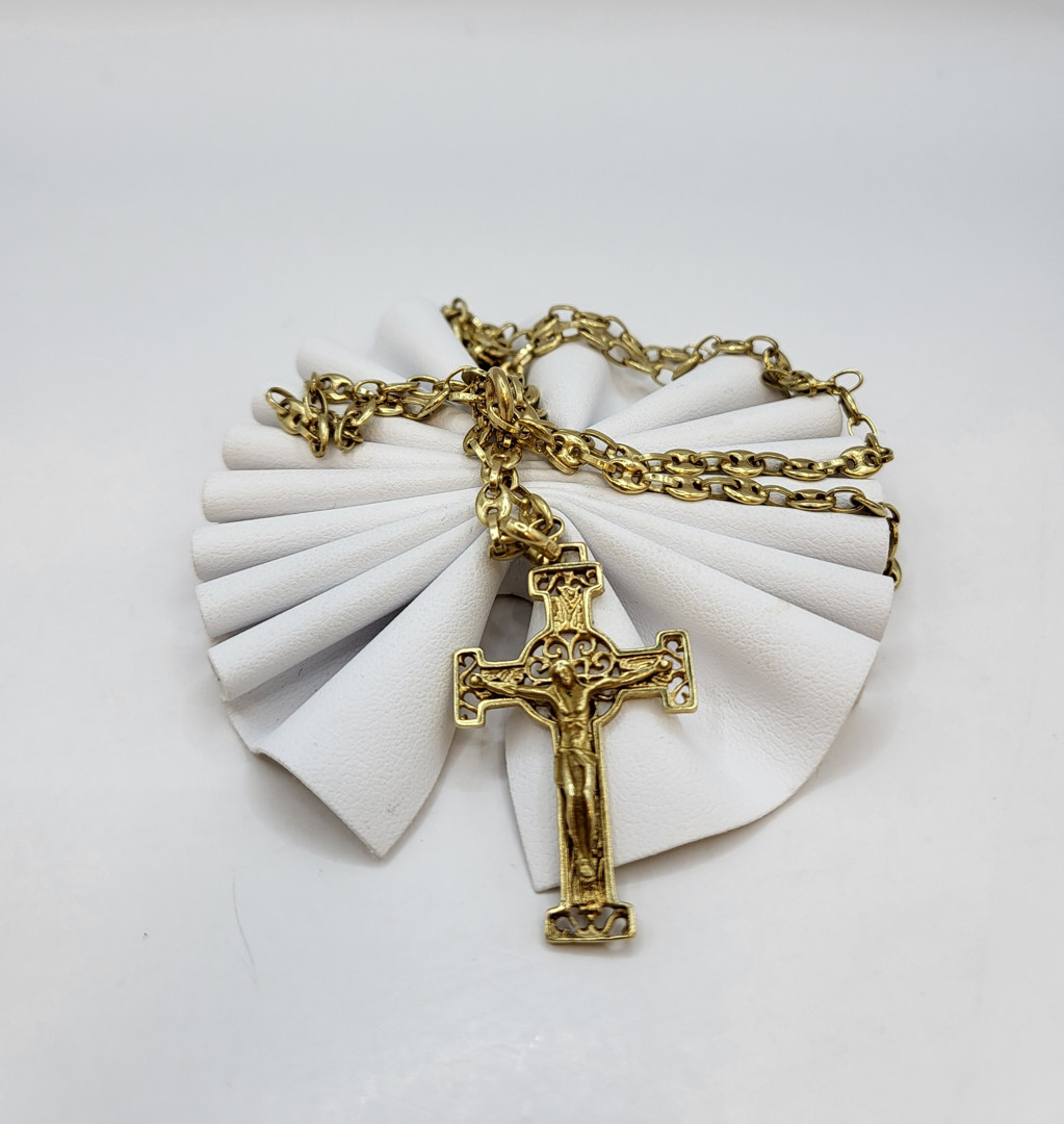 Collana e croce oro