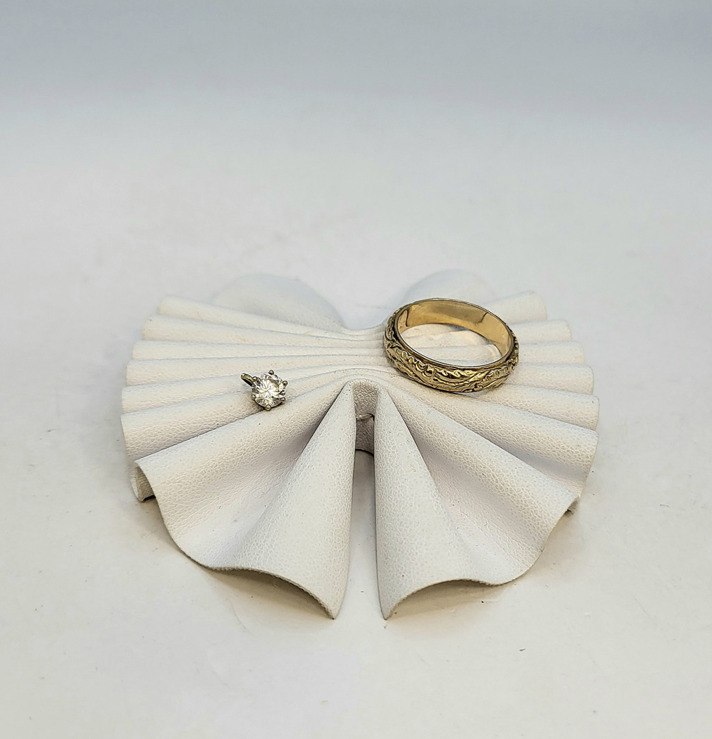 Anello e ciondolo oro pietra