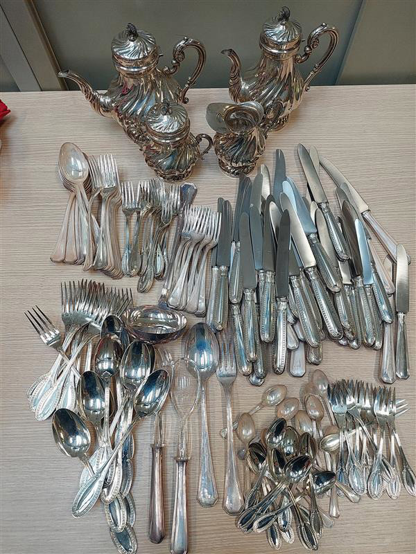 Vari oggetti in argento 