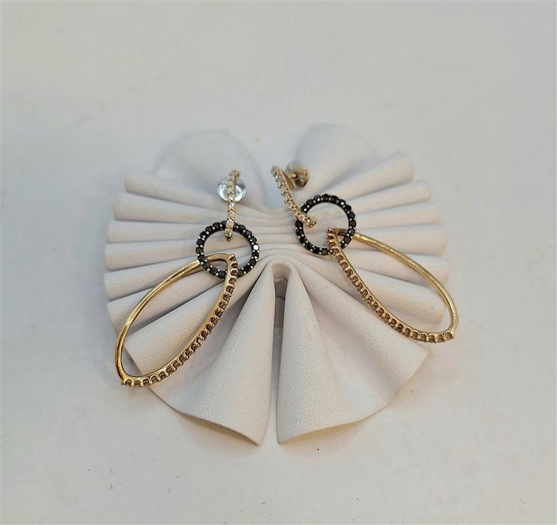 Paio orecchini oro diamantini