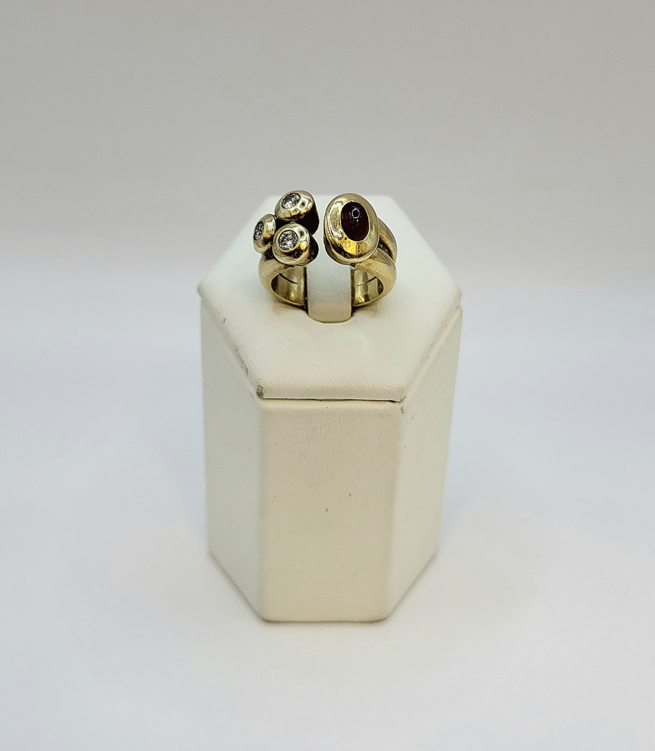 Anello oro pietra diamantini