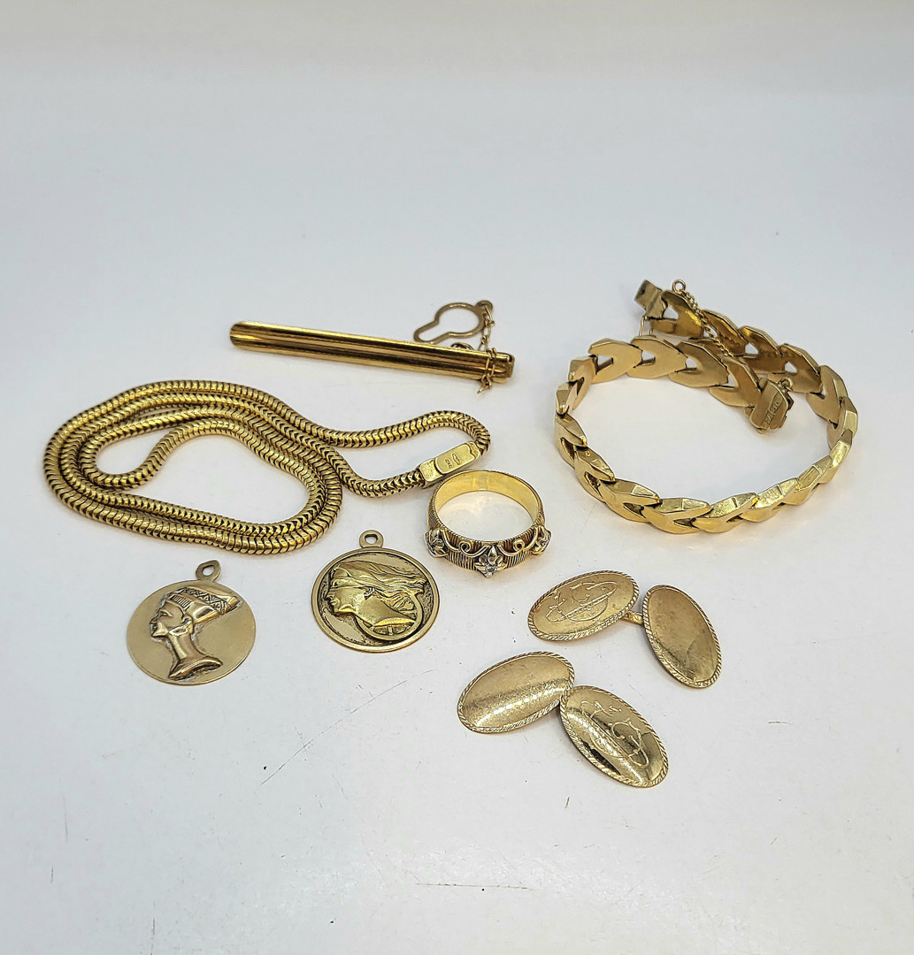 Vari oggetti oro diamantini