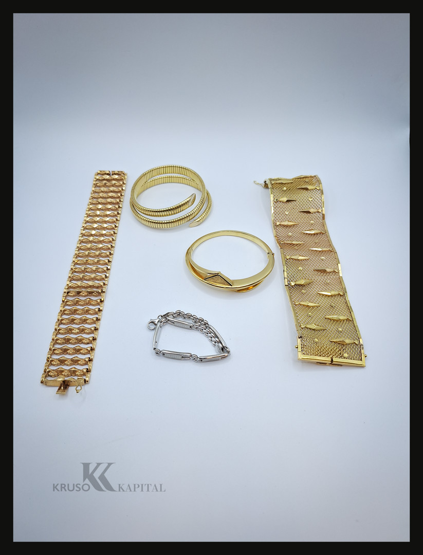 Cinque bracciali oro 