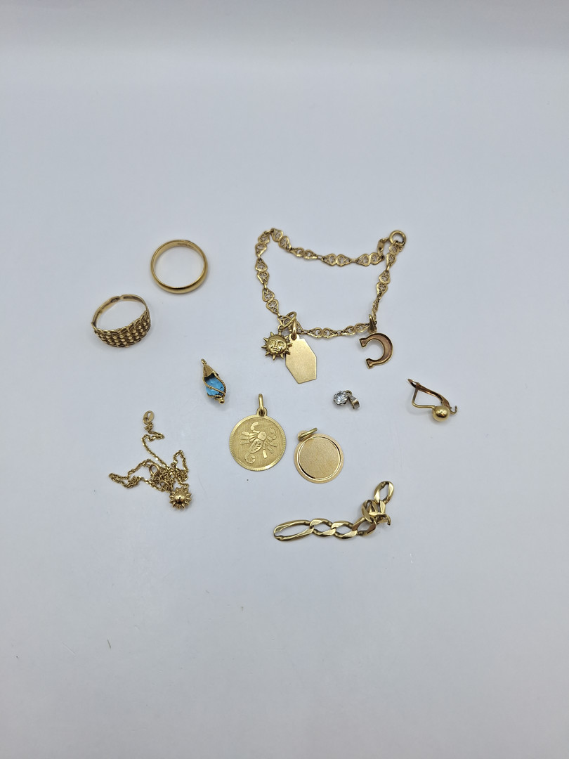 Vari oggetti oro pietre 