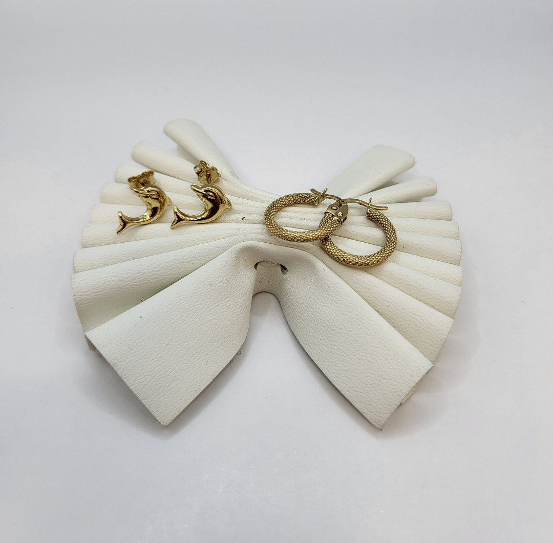 Due paia orecchini oro 