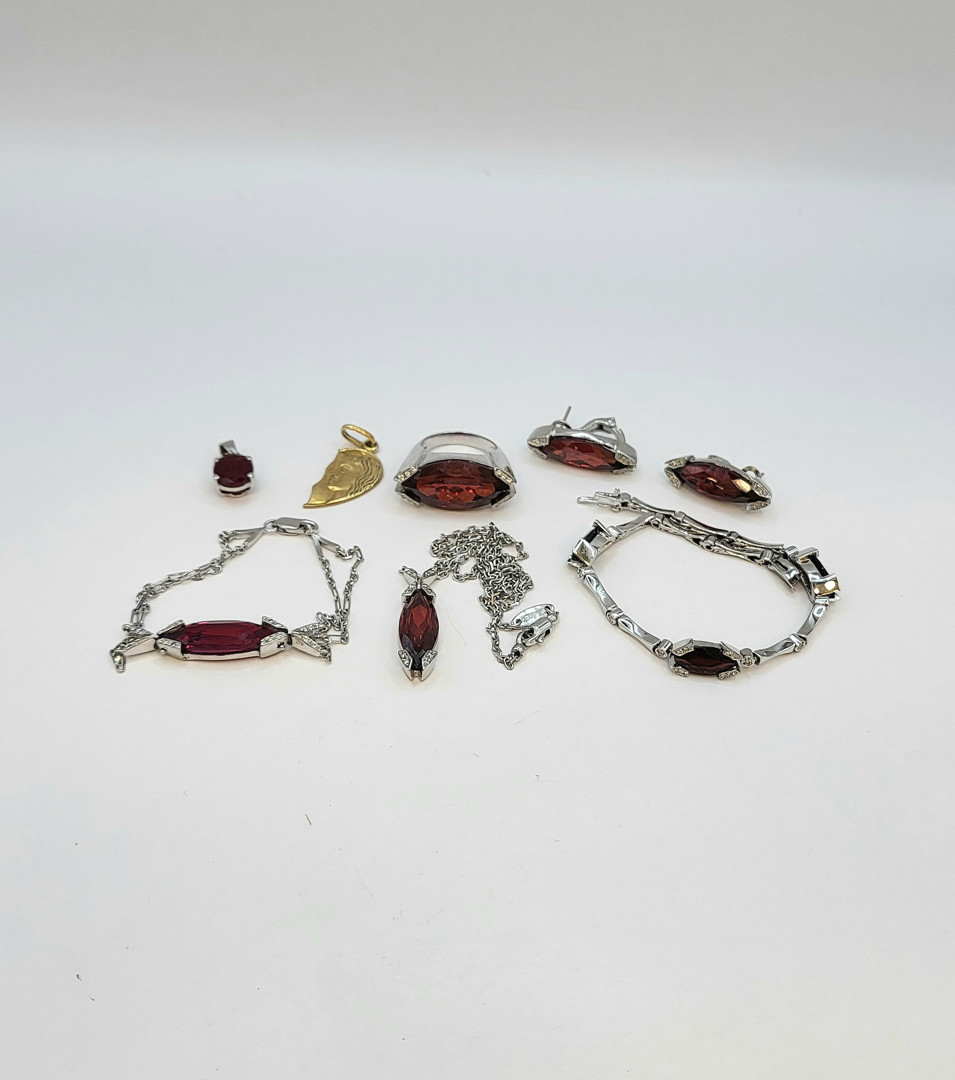 Vari oggetti oro pietre diamantini