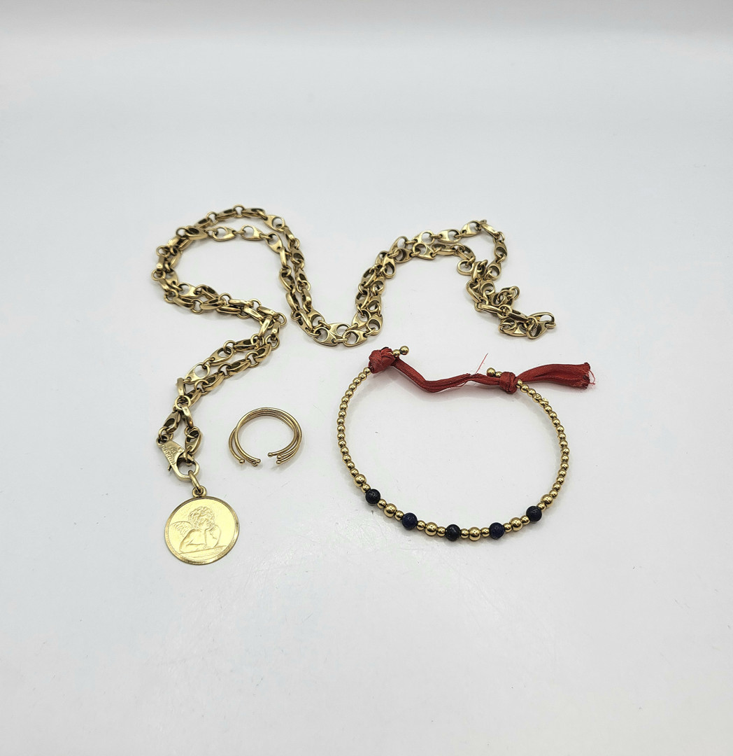 Vari oggetti in oro pietre 