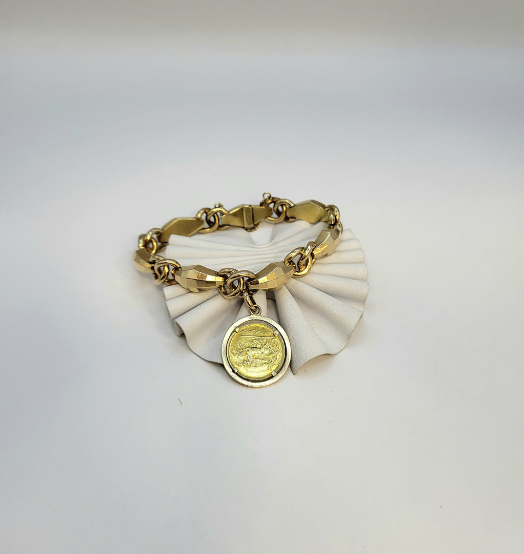 Bracciale con ciondolo oro