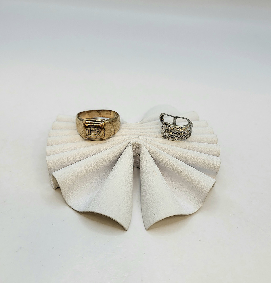 Orecchino e anello oro